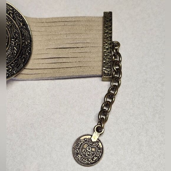 Lulus faux suede & metallic toggle clasp bracelet, taupe - Picture 3 of 5